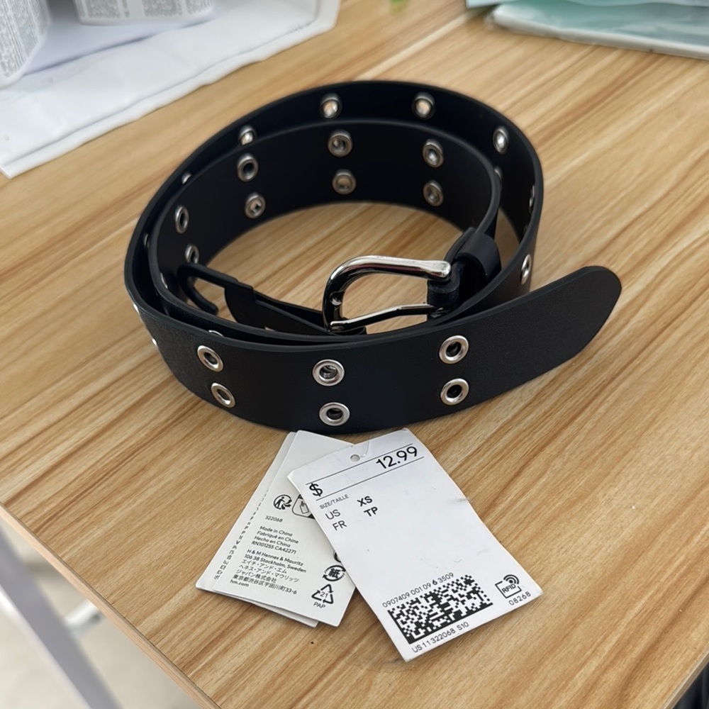 Stylish Black Belt with Silver Accents